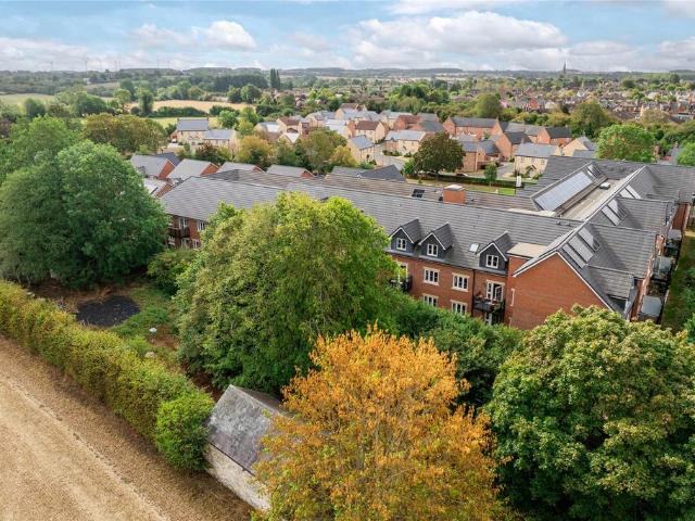 Flat for sale in Olney