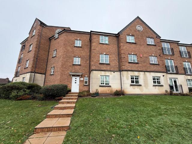 Flat for sale in West Bromwich, West Midlands