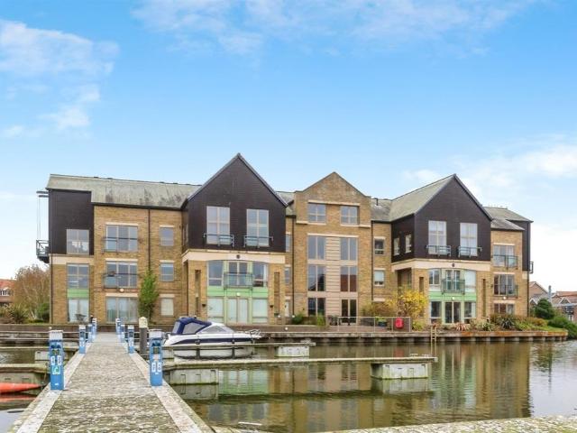 Flat for sale in Burton Waters, Ingleby