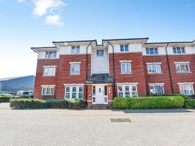 Flat for sale in Devizes, Wiltshire