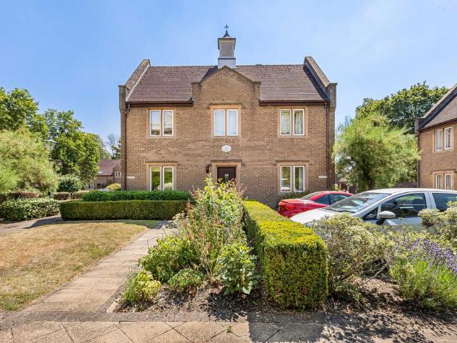 Flat for sale in Evershot, Oxfordshire