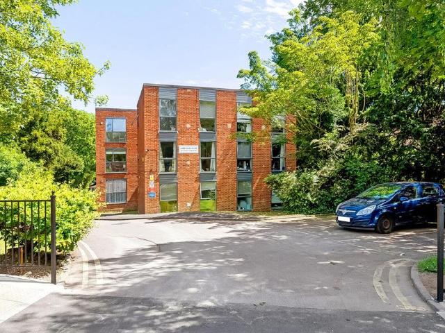 Flat for sale in Crystal Palace, Greater London