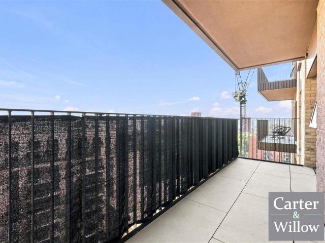 Flat for sale in London Borough of Barking and Dagenham, Greater London