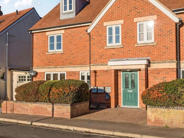 Flat for sale in New Headington, The Slade