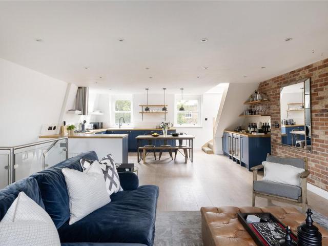 Flat for sale in Maida Hill, Greater London