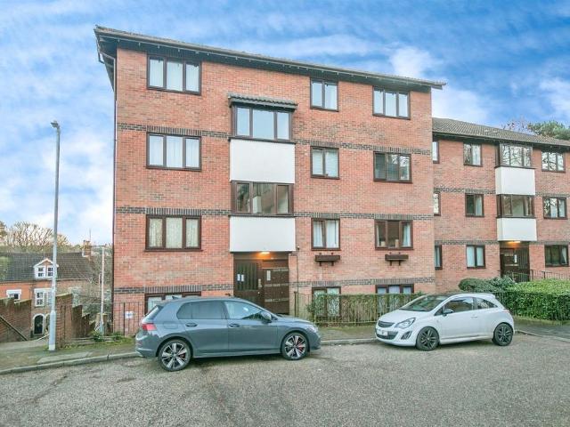 Flat for sale in California, Key Street