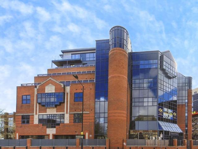 Flat for sale in Eastgate, Peterborough