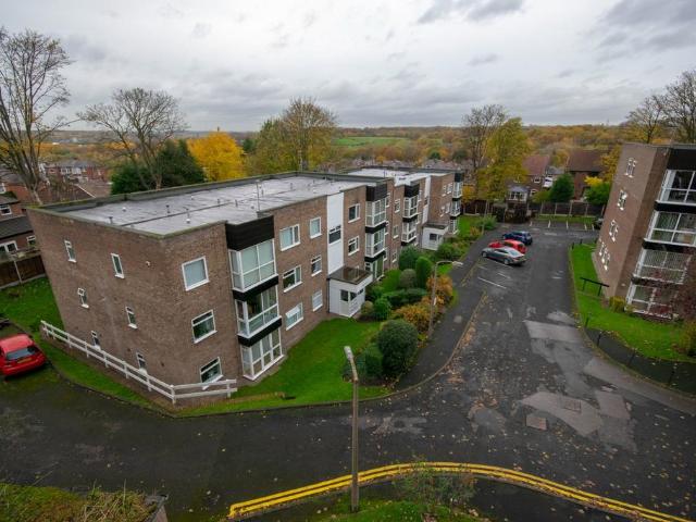 Flat for sale in Heaton Park, Bury