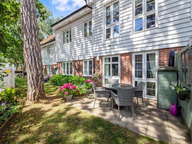 Flat for sale in Greater London