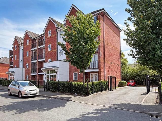 Flat for sale in Georgia, Greater Manchester