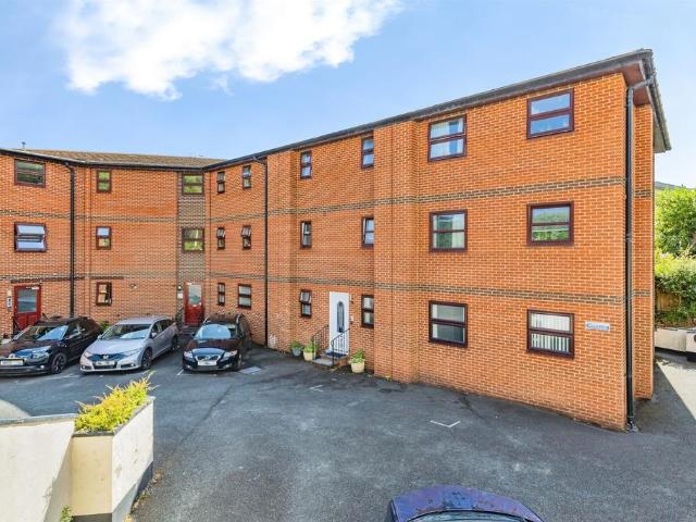 Flat for sale in Dawlish, Teignbridge