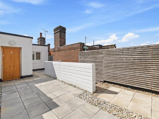 Flat for sale in Perryfields, West Sussex