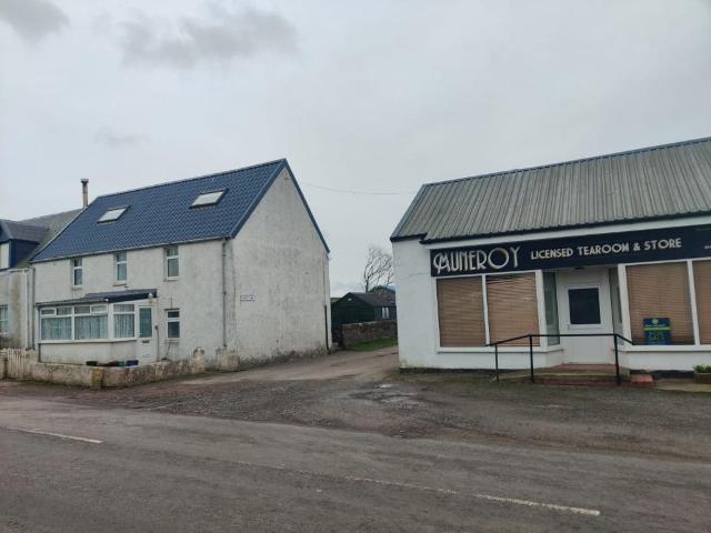 Flat for sale in Southend, Scotland