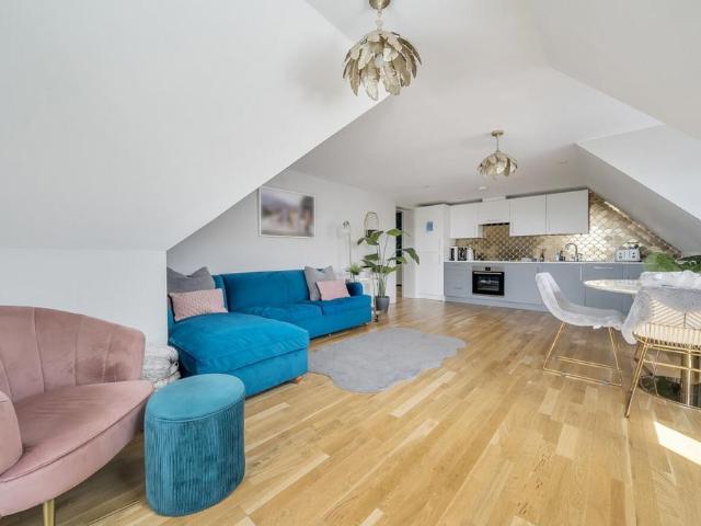 Flat for sale in Littlecote, West Sussex