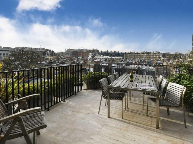 Flat for sale in Chelsea, Isle Of Man