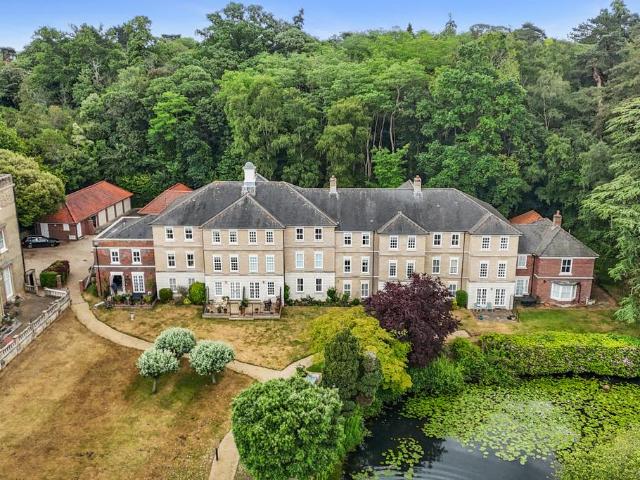 Flat for sale in Fordham Heath, Essex