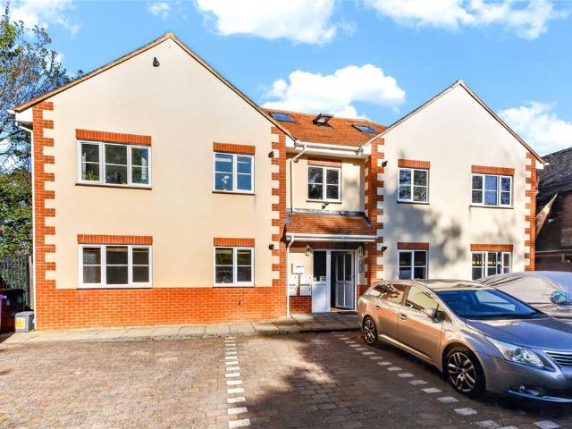 Flat for sale in Easthampstead, Bracknell