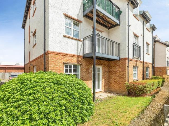 Flat for sale in Jackmans Estate, Letchworth
