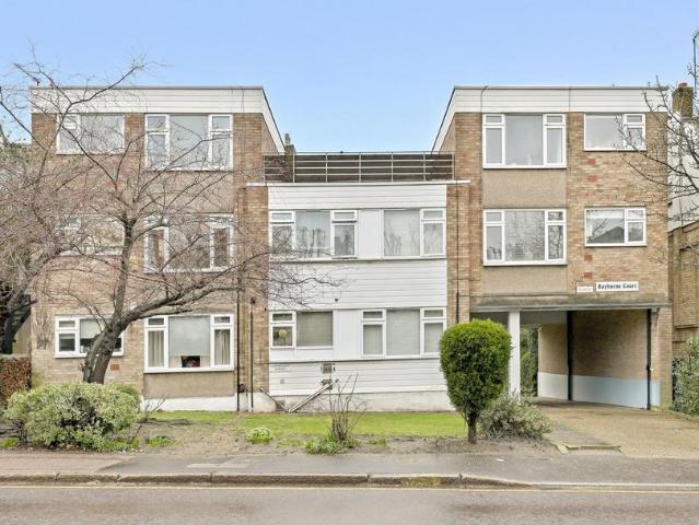 Flat for sale in Epping, Essex