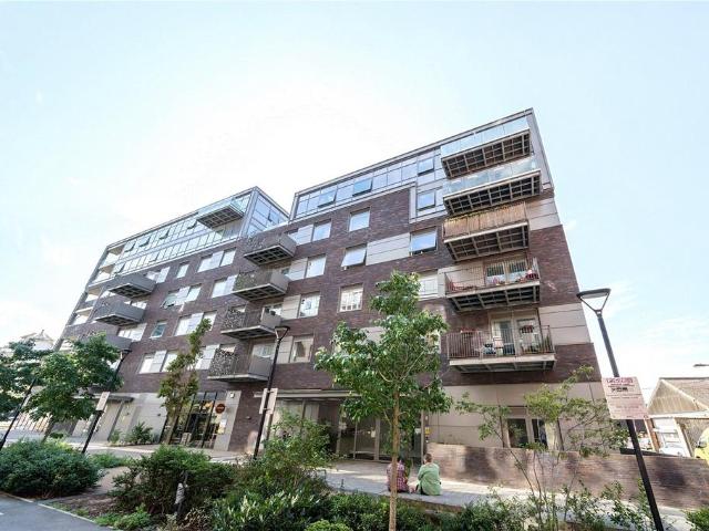 Flat for sale in Leyton, Greater London