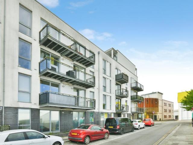 Flat for sale in Stonehouse, Mount Wise