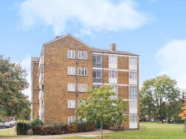 Flat for sale in Kidbrooke, Greater London