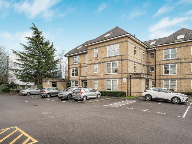 Flat for sale in Row Town, Surrey