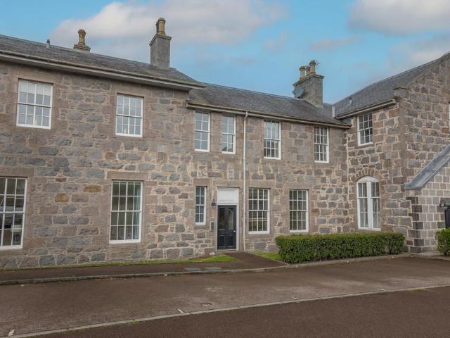 Flat for sale in Ballindoch, Scotland
