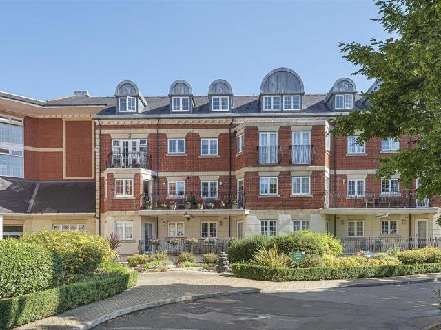 Flat for sale in Pinner, Isle Of Man