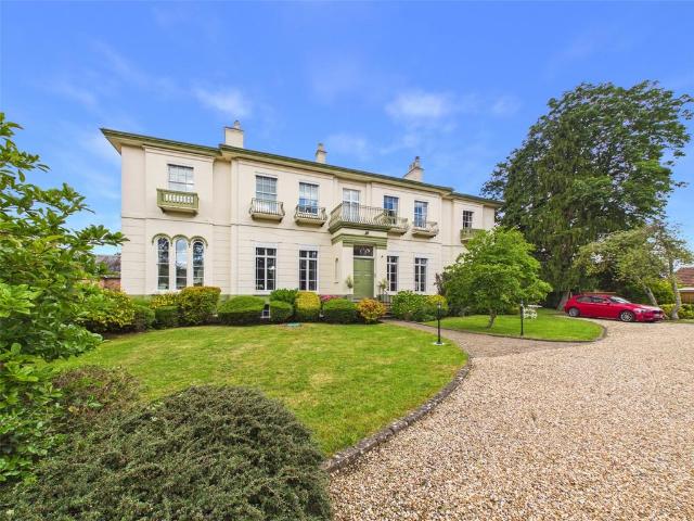 Flat for sale in Prestbury, Golden Valley