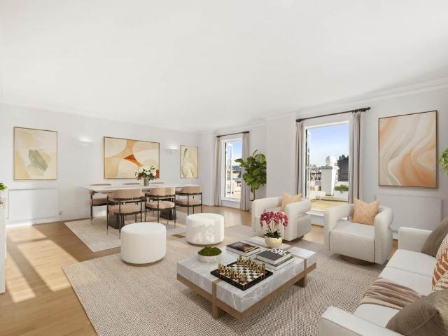Flat for sale in Earl's Court, Greater London