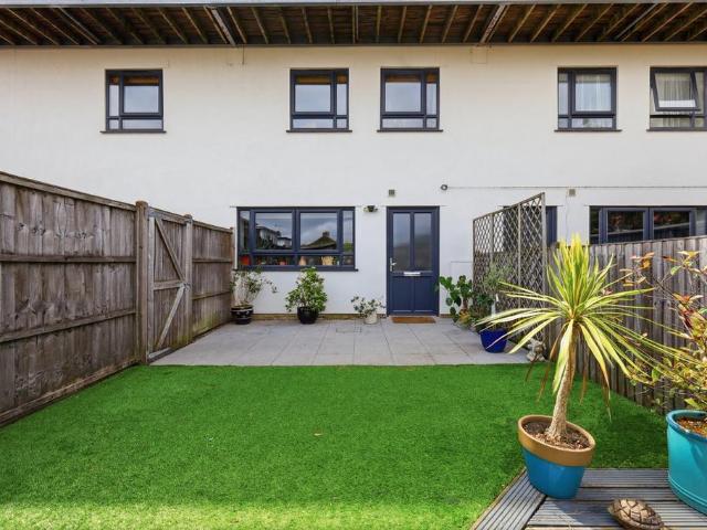 Flat for sale in Alton Barnes, Essex