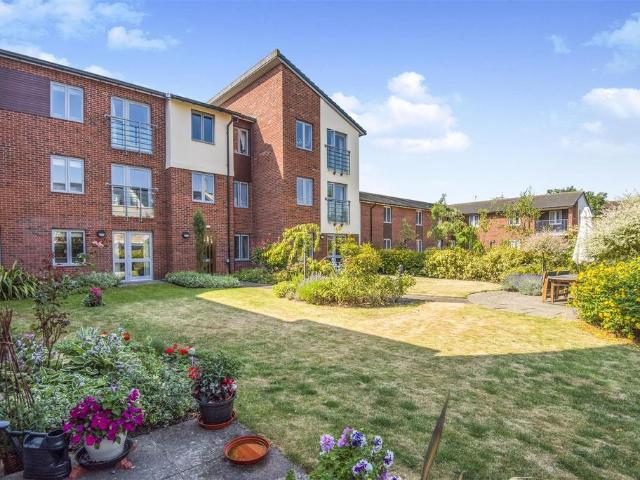 Flat for sale in Ermine, Brayford