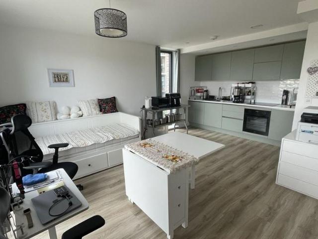 Flat for sale in Spring Park, Luton