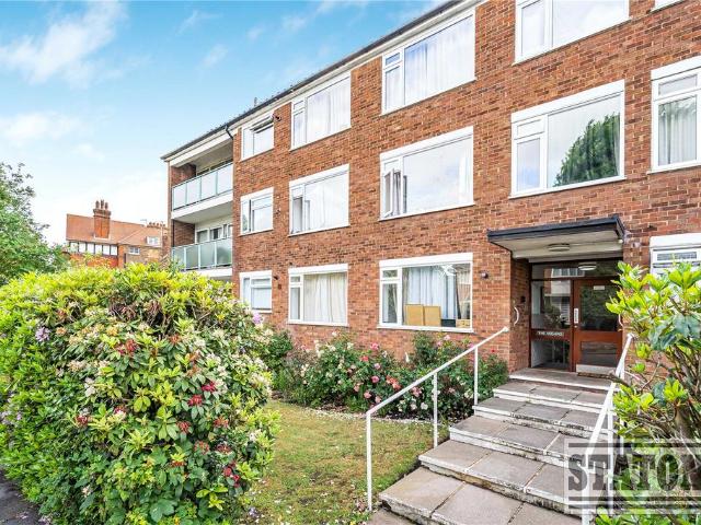 Flat for sale in High Barnet, Greater London