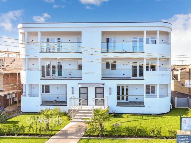 Flat for sale in Folkestone, Kent