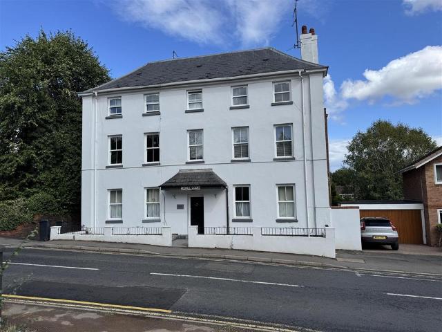 Flat for sale in Stourbridge, West Midlands
