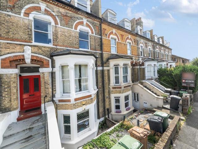 Flat for sale in London Borough of Bromley, Greater London