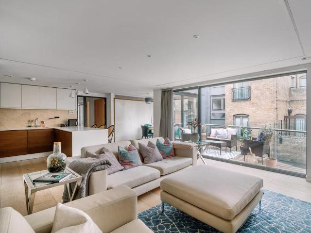 Flat for sale in Covent Garden, Greater London