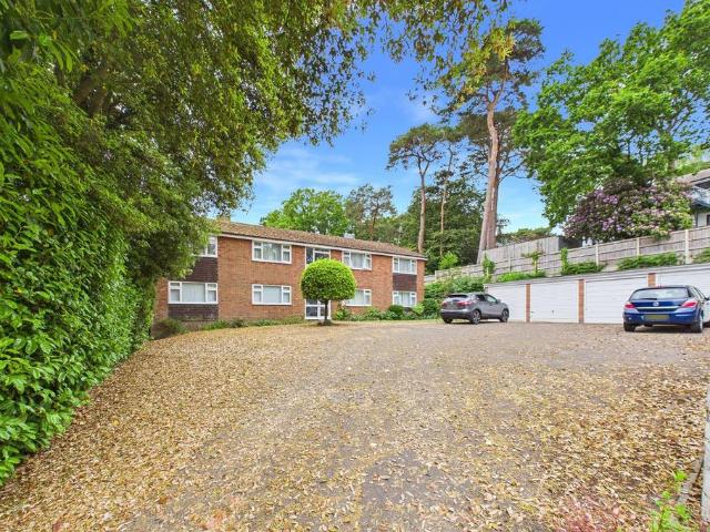 Flat for sale in Broadstone, Poole