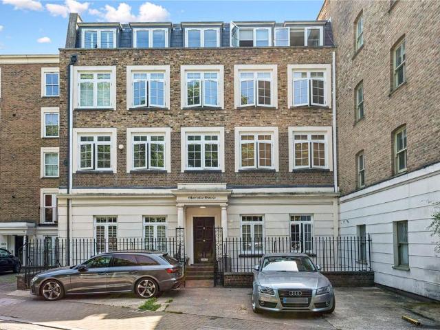Flat for sale in South Hackney, Greater London