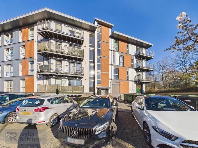 Flat for sale in Three Bridges, Glynde