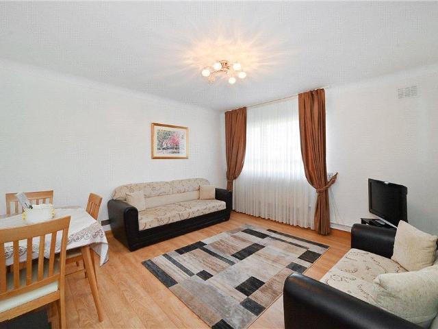 Flat for sale in St. John's Wood, Greater London
