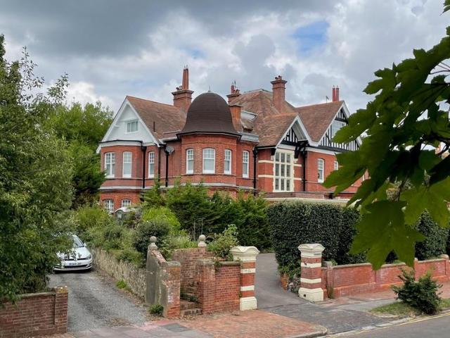 Flat for sale in Eastbourne, East Sussex