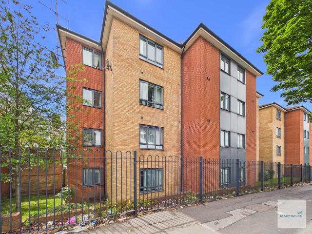 Flat for sale in Hyson Green, Haddon