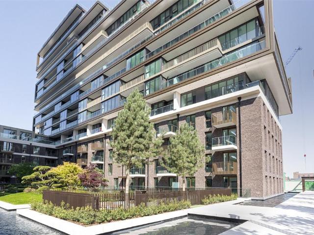 Flat for sale in St. George in the East, Greater London