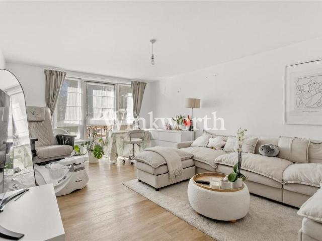 Flat for sale in Greater London