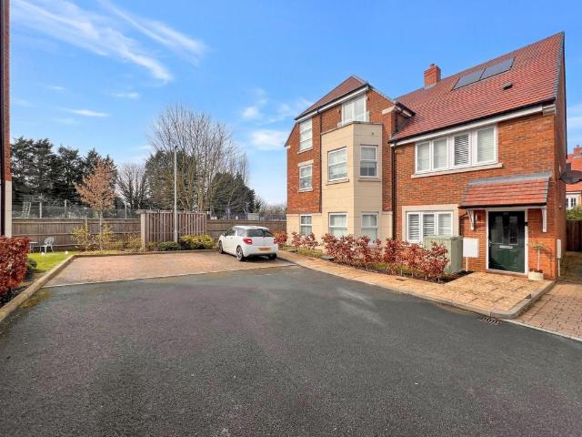 Flat for sale in Horsenden, Princes Risborough