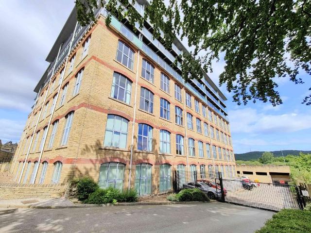 Flat for sale in Elland, West Yorkshire