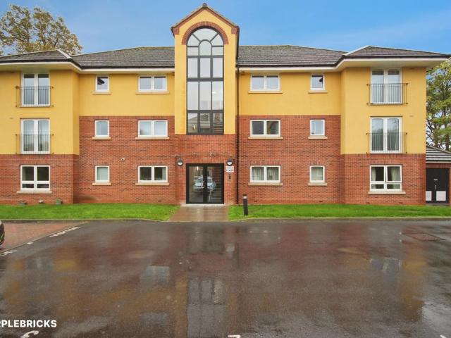 Flat for sale in Tile Hill, Coventry